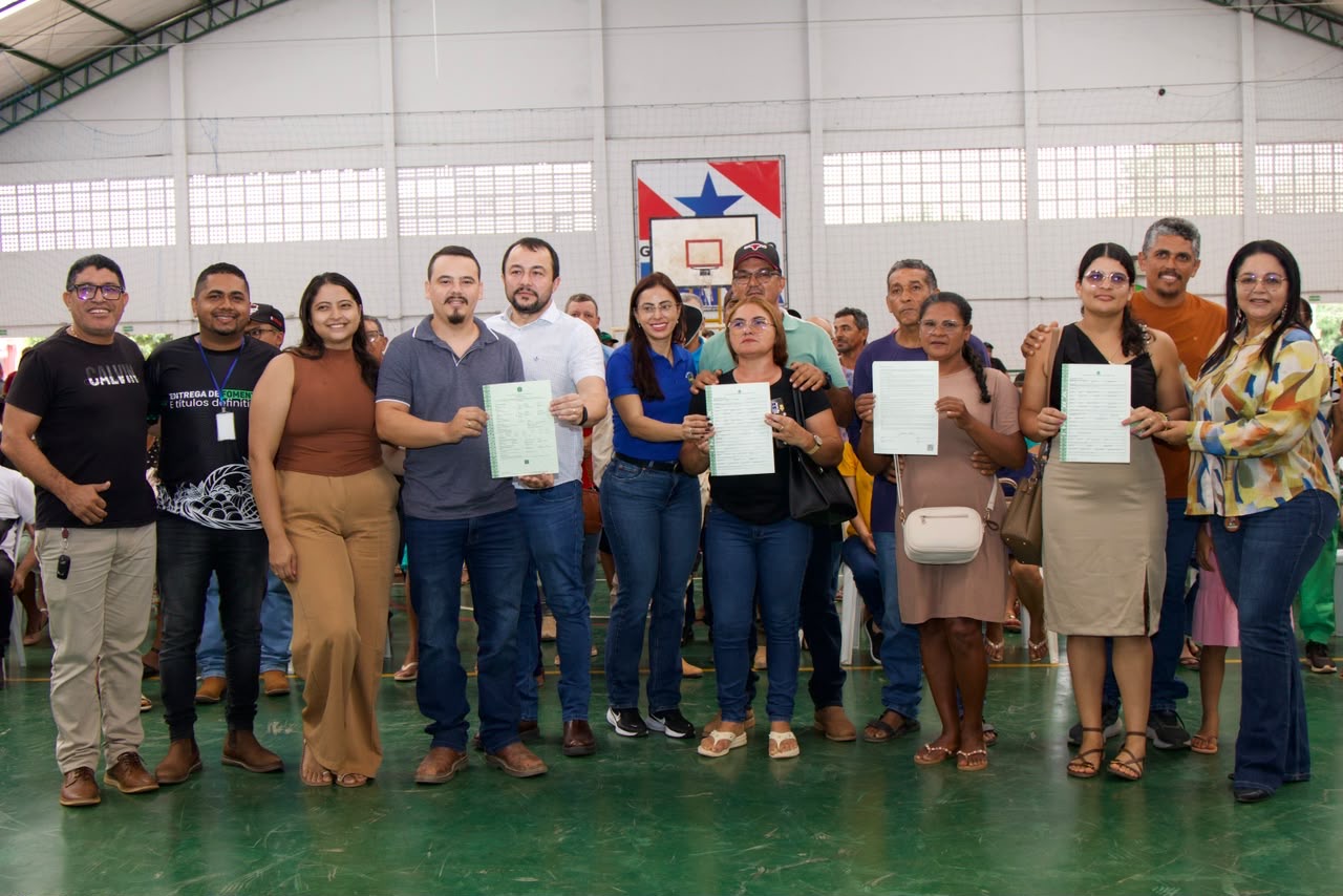 Itupiranga entrega mais de R$ 8 milhões em fomentos e títulos de terras