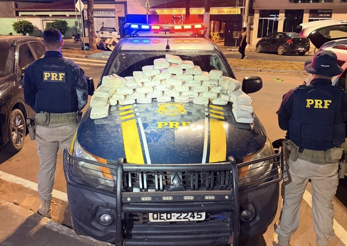PRF apreende 53 kg de skunk durante fiscalização na BR-230, em Altamira