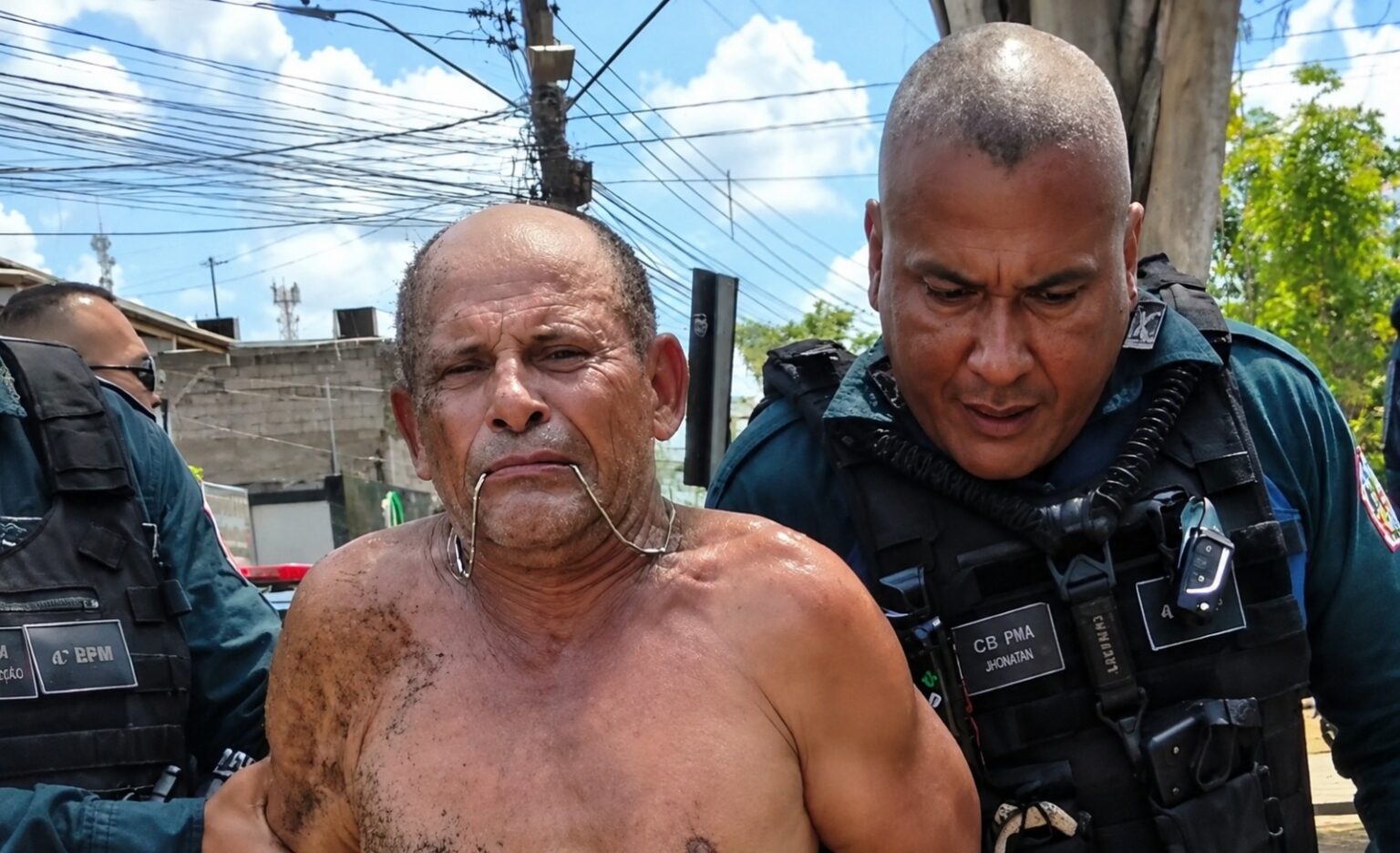 Homem destrói restaurante, ameaça proprietária e danifica viatura durante ocorrência em Marabá