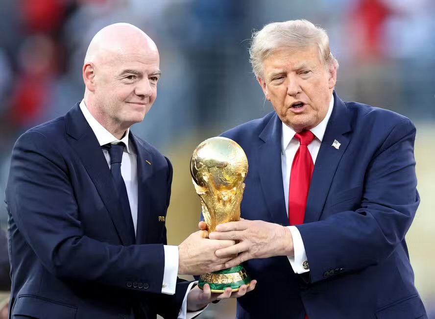 Fifa desiste de empresa de investimento privado após pressão e críticas da Uefa
