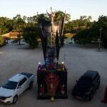 Estátua de 11 metros em homenagem ao Diabo é construída no litoral do Ceará