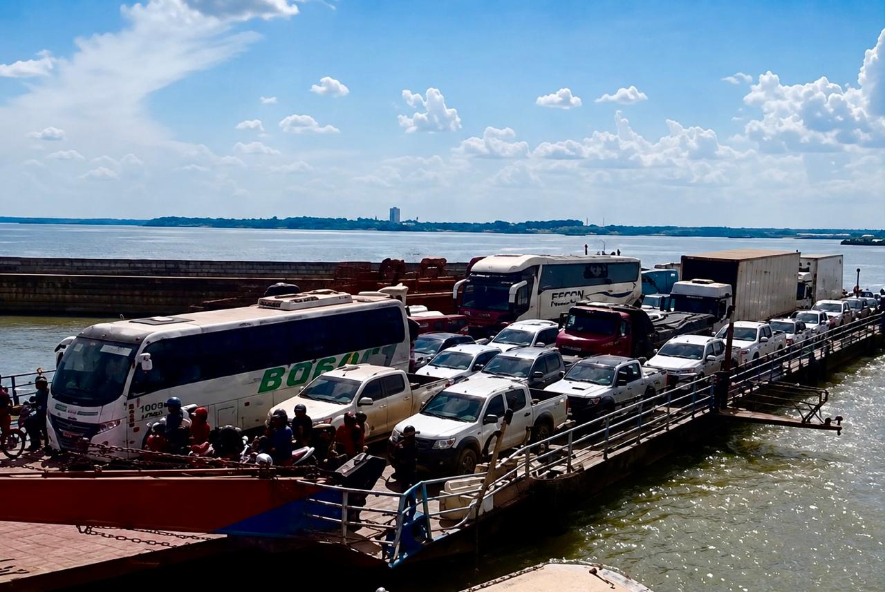 Colisão entre embarcações que transportava veículos e passageiros é registrada no Pará