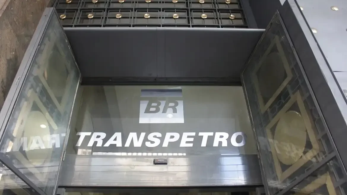 Concurso da Transpetro abre mais de 4 mil vagas com salários de até R$ 15 mil; saiba como se inscrever