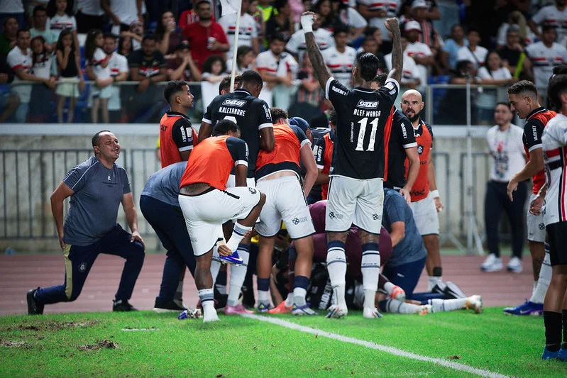Remo enfrenta o Internacional em duelo decisivo para sair do Z-4 do Brasileirão