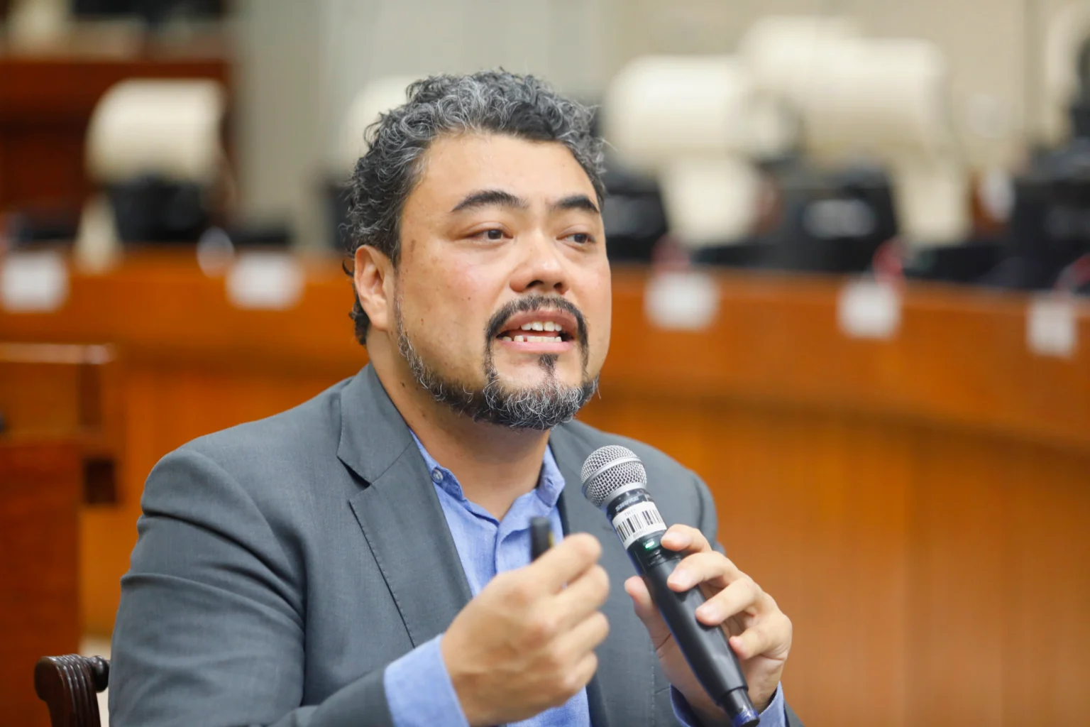 Jornalista Leonardo Sakamoto se posiciona contra a obrigatoriedade do diploma na profissão
