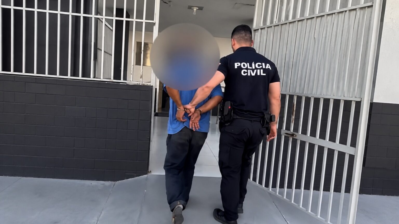 Mãe e homem são presos por manter adolescente em cárcere privado e forçá-la a relacionamento em troca de moradia no Pará