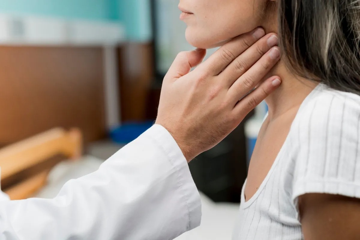 Perfume causa câncer de tireoide? Veja o que diz especialista