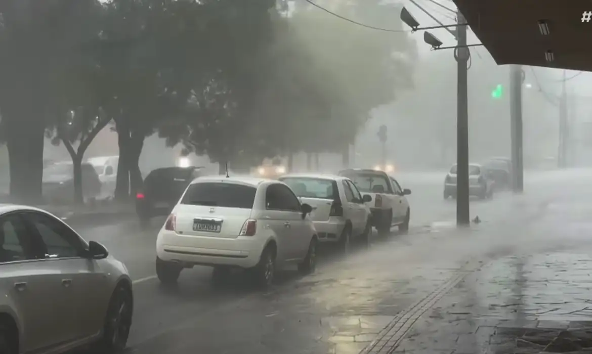 Entenda o que é o ciclone bomba que pode atingir o sul do país
