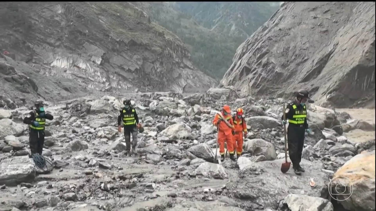 Avalanche no Himalaia deixa mais de 1.000 mortos