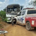 Viatura da PM colide com microônibus na zona rural de Marabá