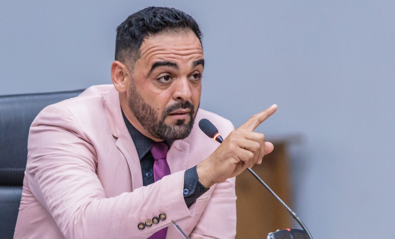 Justiça suspende tentativa de vereadores de cassar mandato do prefeito de Parauapebas