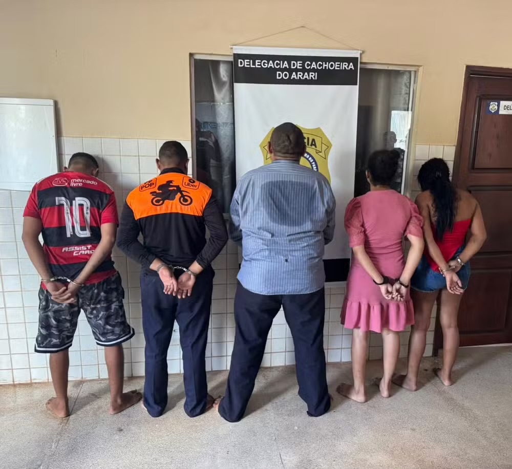 Polícia prende cinco pessoas em casa atrás de igreja usada para preparar drogas para 'delivery' no Pará