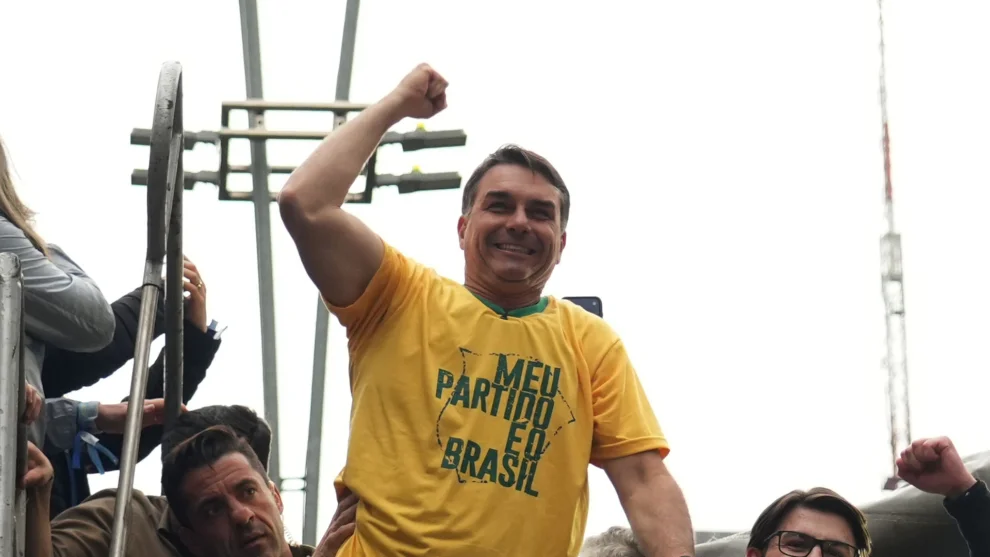Flávio Bolsonaro participa de moto-carreata e comício em Belém nesta segunda-feira (14)