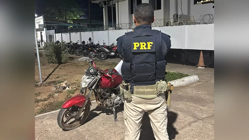 Motocicleta furtada é recuperada pela PRF durante fiscalização em Marabá