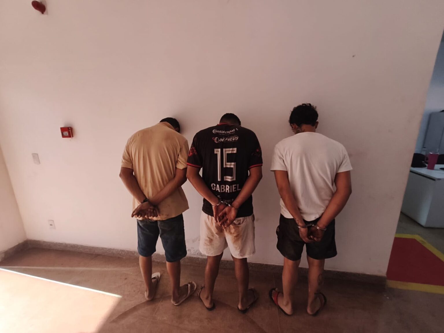Trio é preso com arma, munições e drogas em Marabá
