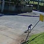 Bebê de 1 ano e 6 meses foge de creche e vai sozinho até trabalho da mãe