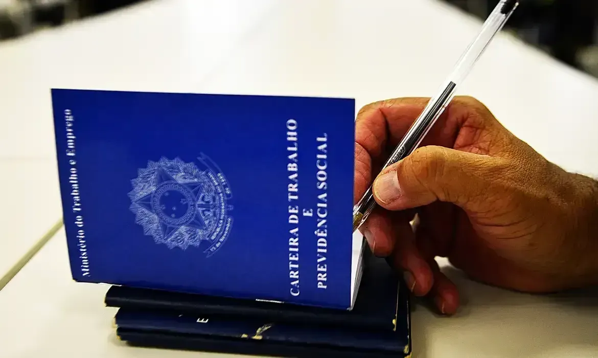 Entenda o que muda com o avanço da proposta que acaba com a escala 6×1
