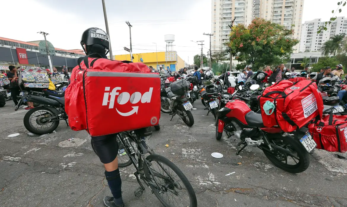 Brasil tem 2 milhões de pessoas trabalhando por aplicativos