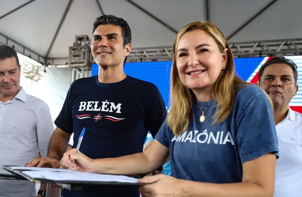 Hana acompanha desfile de 7 de Setembro e participa de ato com Helder em Belém