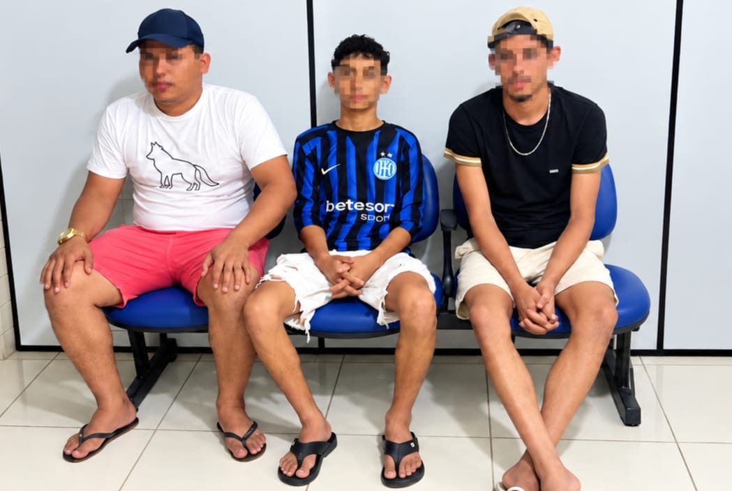PM conduz quatro jovens após denúncia de tráfico de drogas em boate de Marabá