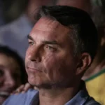 Mendonça multa Flávio por impulsionar post negativo contra Lula