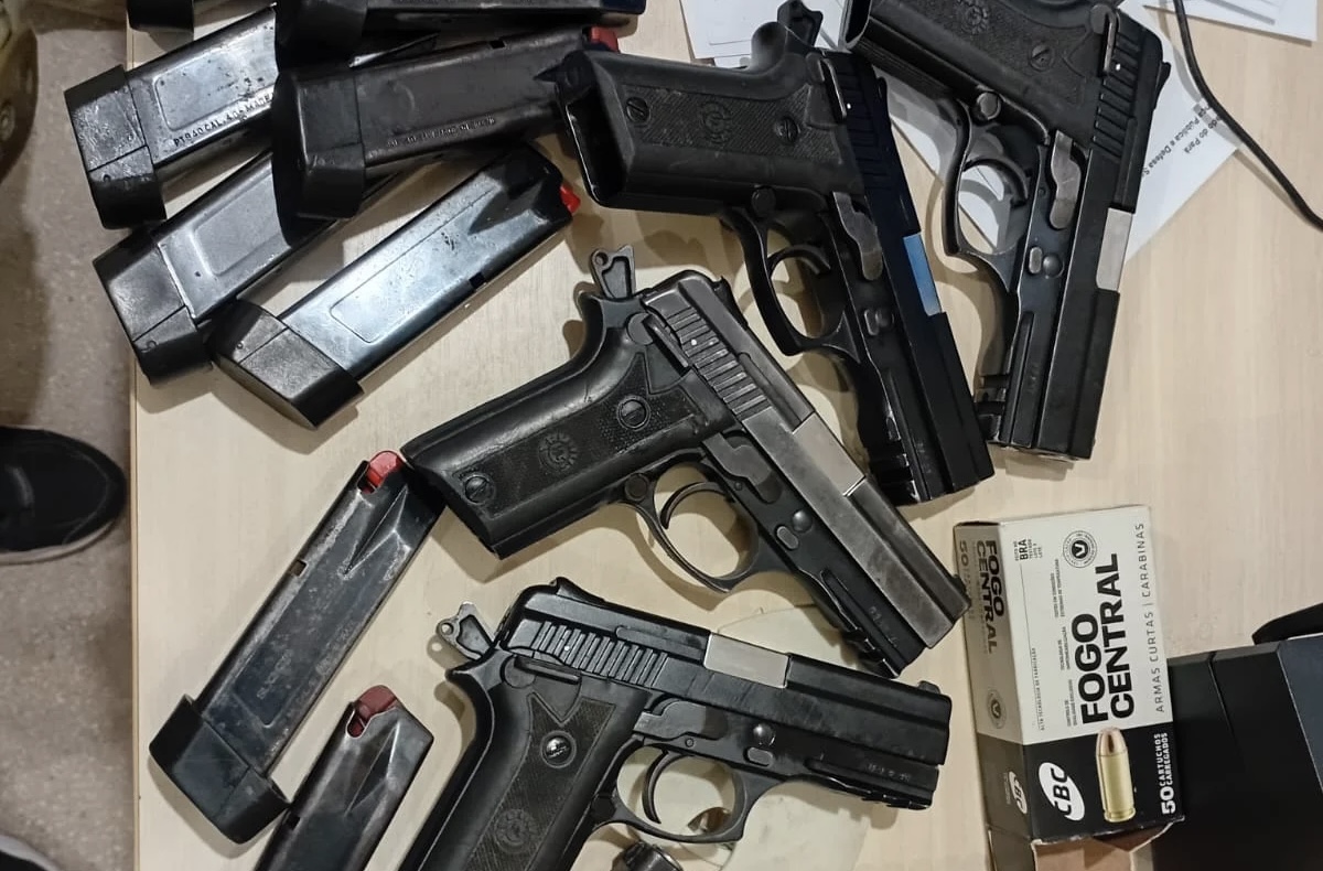 Passageiro é preso com cinco pistolas e 100 munições dentro de ônibus no Pará