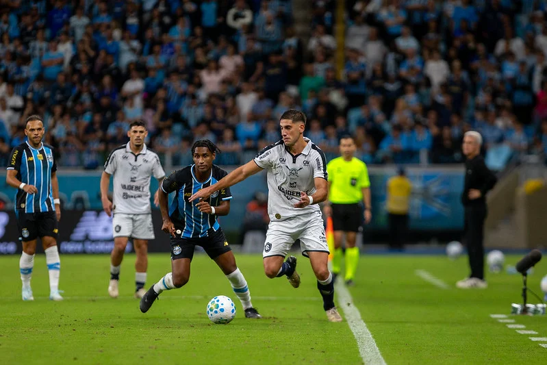 Remo recebe o Grêmio após 19 dias de folga e busca reação no Brasileirão diante da torcida