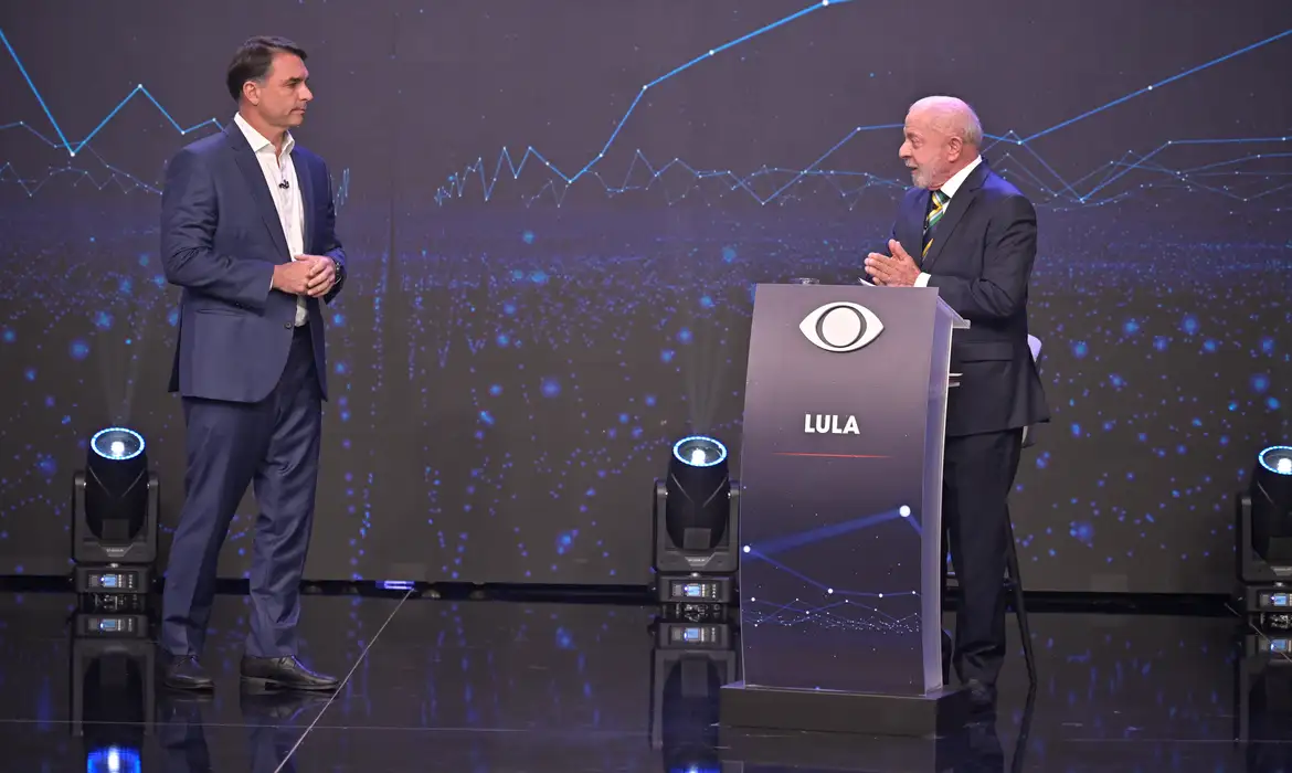 Campanha de Lula apresenta acordo com Flávio para abrir sigilos