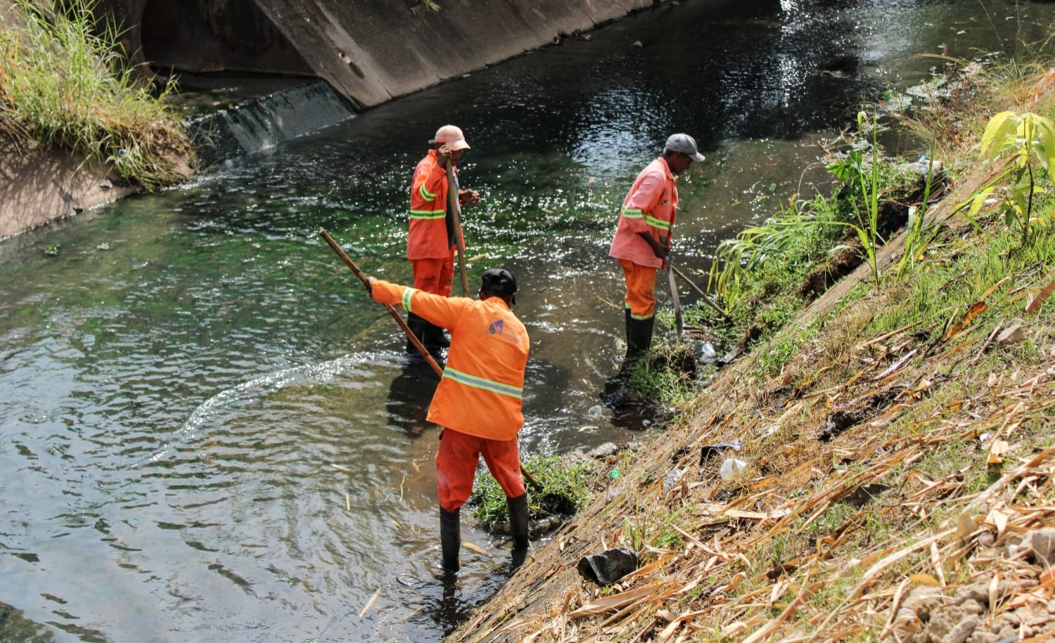 Prefeitura de Marabá reforça limpeza de grotas e bueiros em toda a cidade