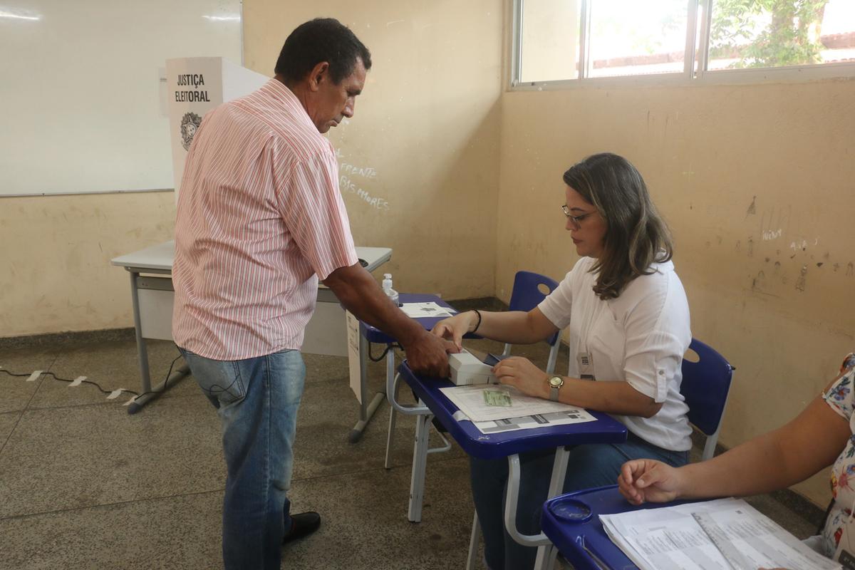 Eleitor pode ser chamado da fila para atuar como mesário? Entenda