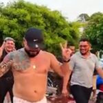 Paraense cumpre aposta e caminha de calcinha pela orla de Santarém após eleições