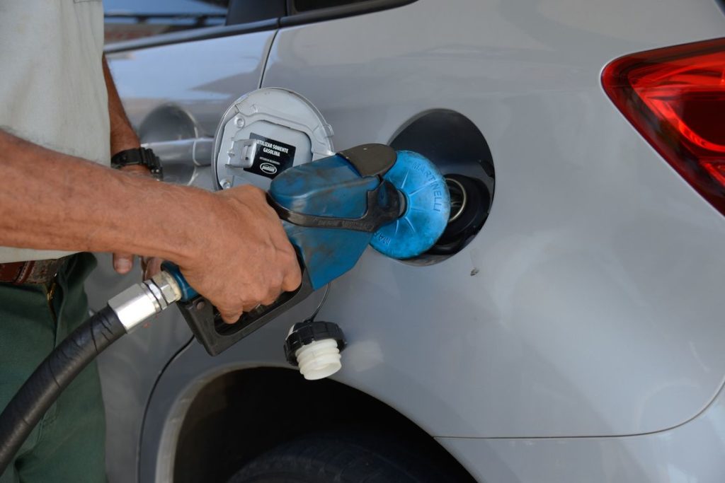 Gasolina registra nova queda e chega à média de R$ 6,69 em Marabá